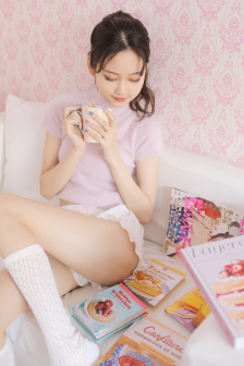 双性精跪趴灌满H室友