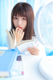 小妖精抬起臀嗯啊H办公室